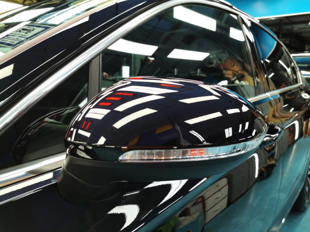 Side panel of the Passat with the titanium finish locked in.