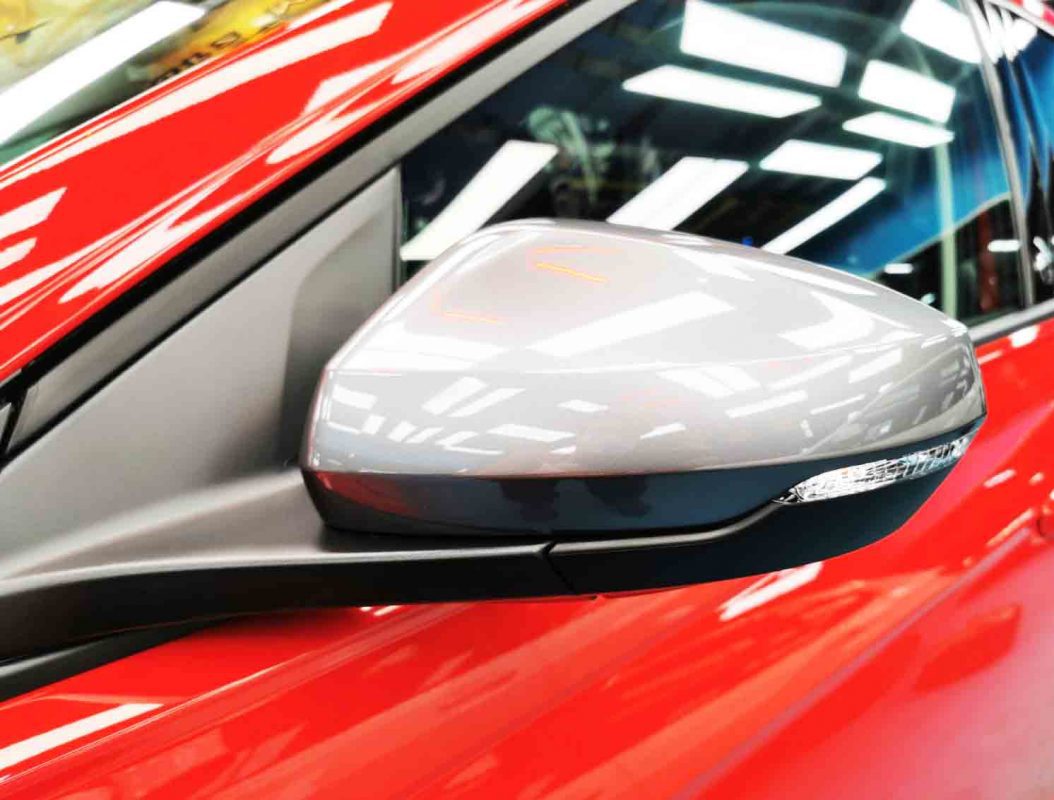 Side panel of the Volkswagen Polo with the titanium finish locked in.