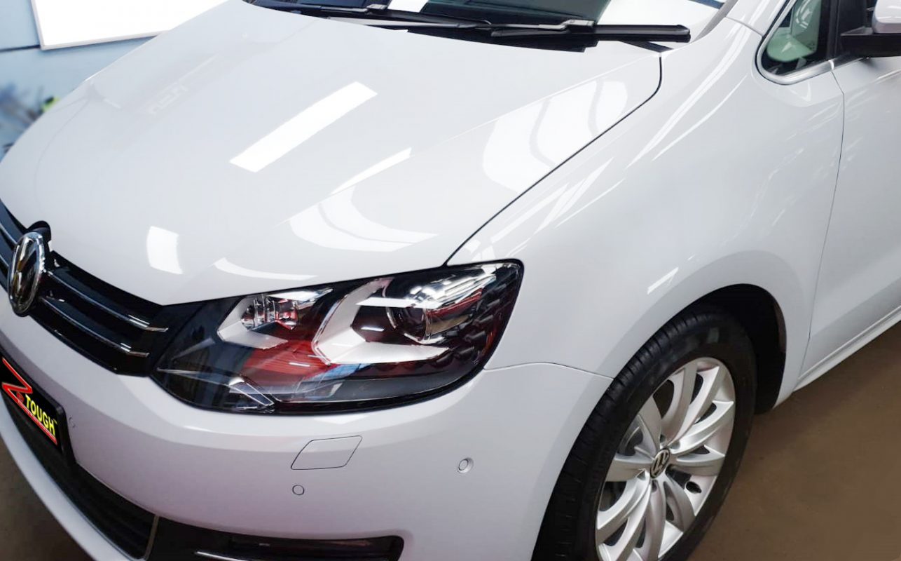 The Volkswagen Sharan from a side angle after the ceramic coating.