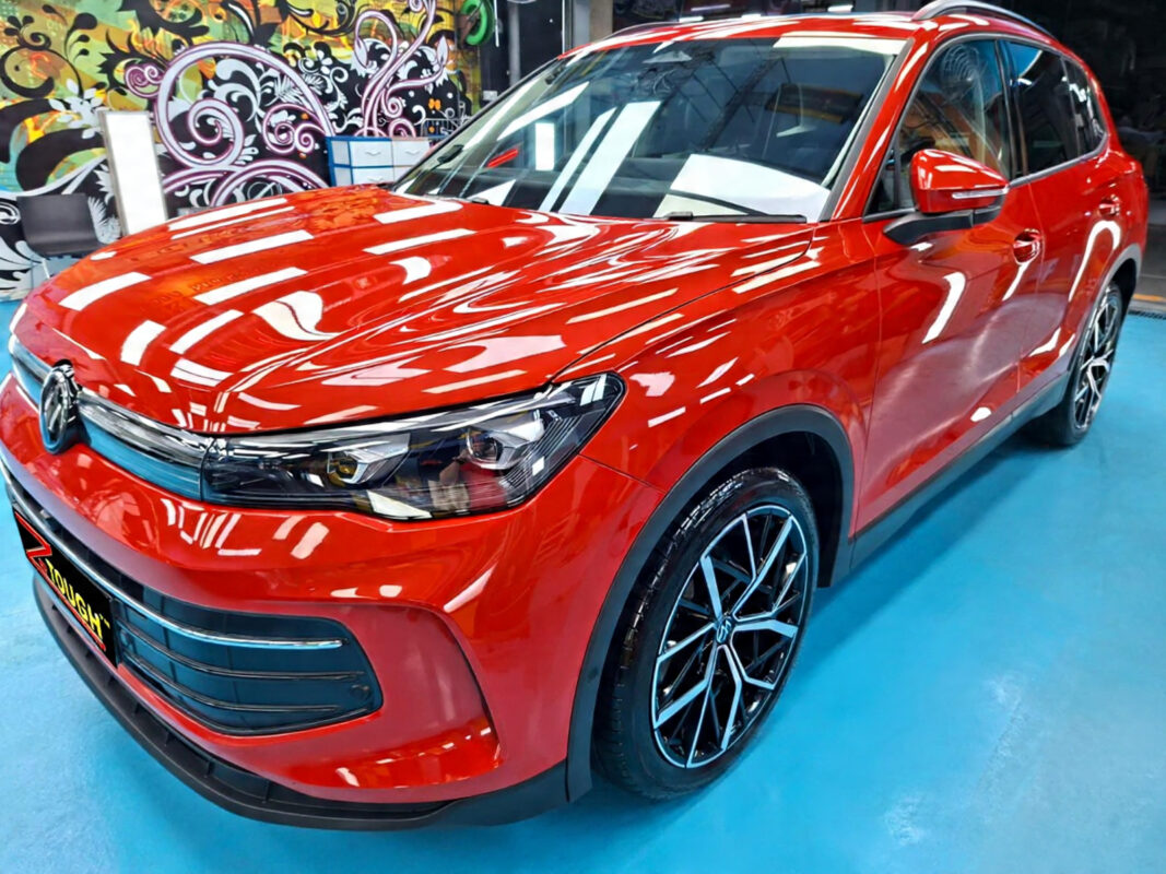 Volkswagen Tiguan, glossy after its ZeTough Titanium coating.