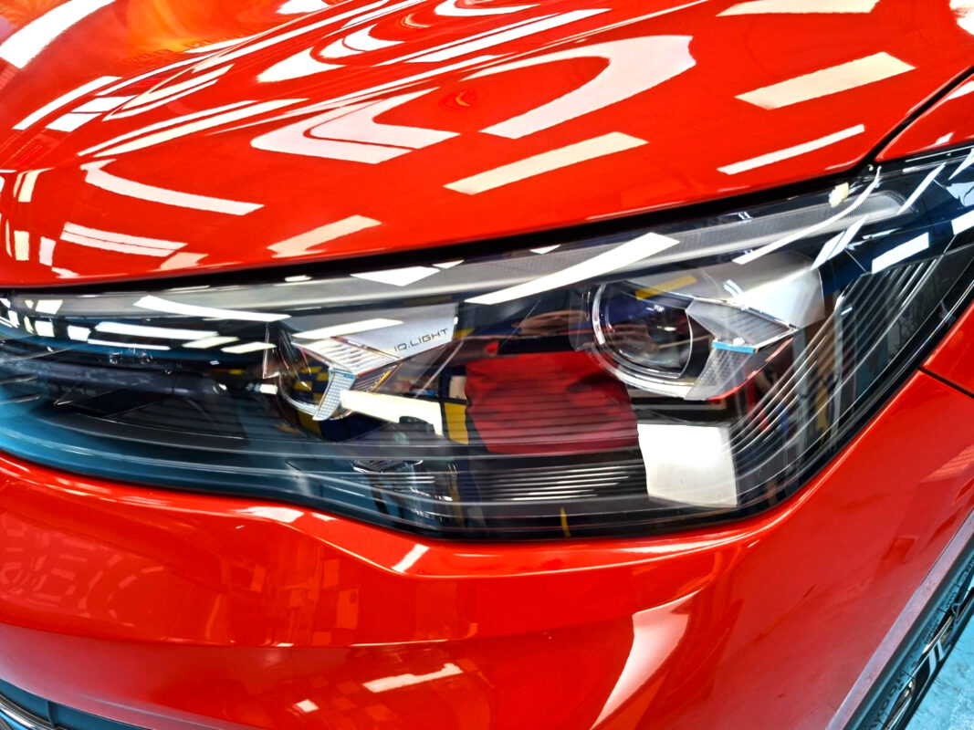 Glossy bodywork of the Volkswagen Tiguan after coating.