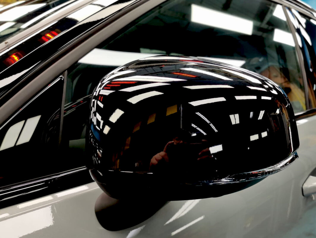 Detail of the Volvo EX40's bodywork sealed with ZeTough Ceramic.