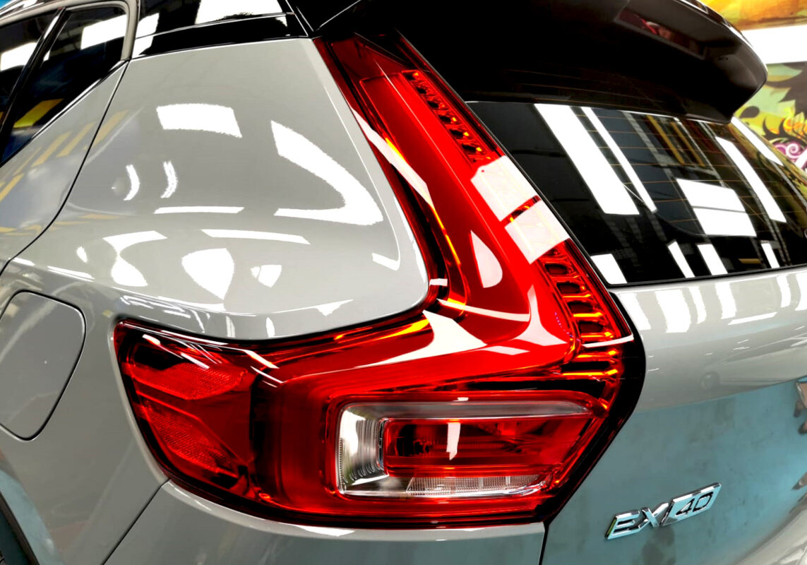 Front three-quarter view of the Volvo EX40 after coating.