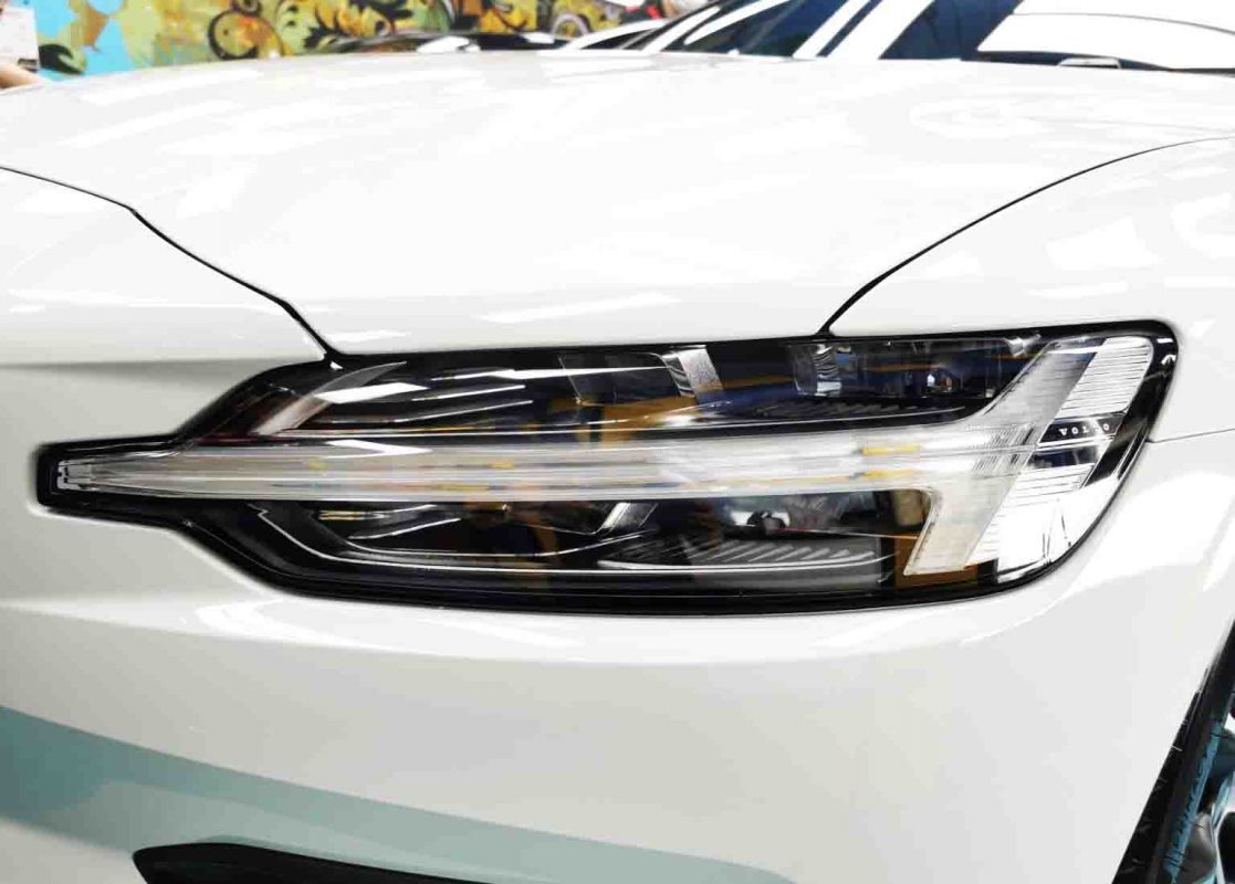 The S60's coated paintwork showing clean reflections.