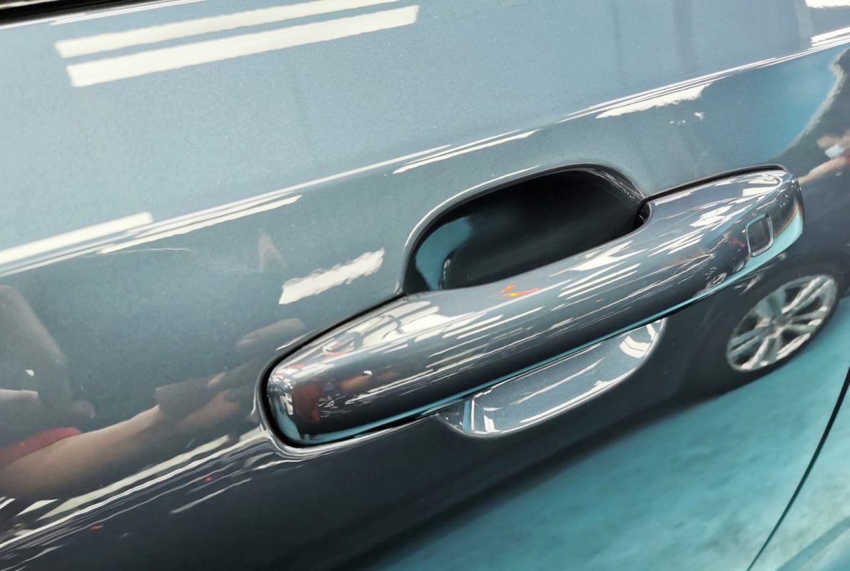 Front three-quarter view of the Volvo V90 after coating.