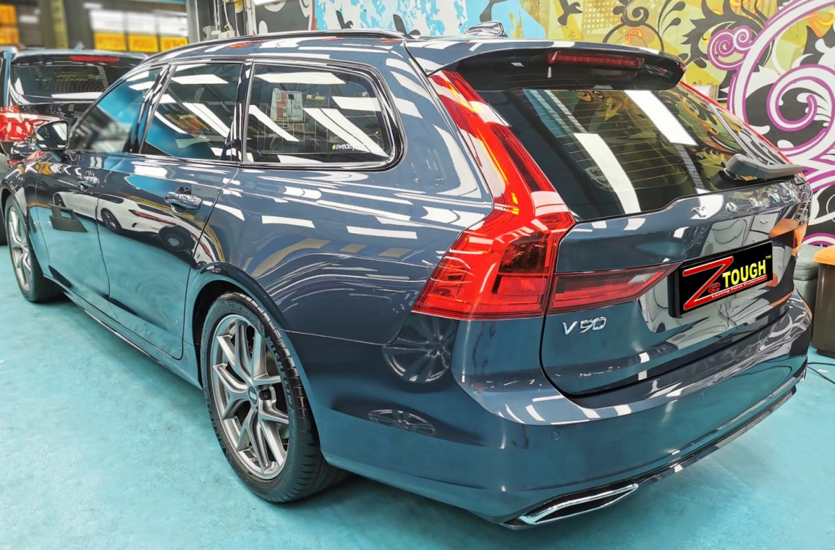 Rear quarter of the Volvo V90, glossy and protected.
