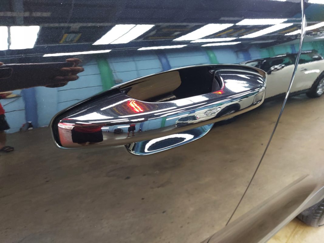 Front three-quarter view of the Volvo XC40 after coating.