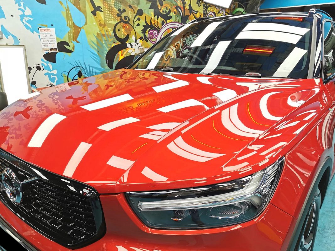 The Volvo XC40 from a side angle after the titanium coating.