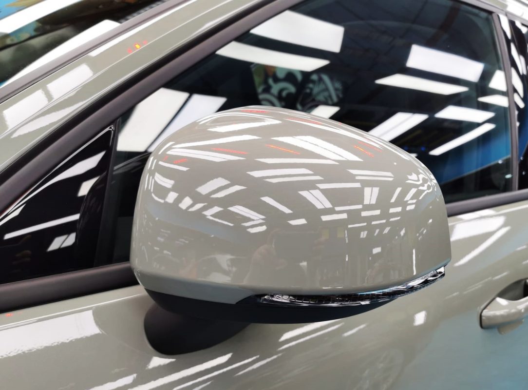 Side panel of the Volvo XC40 with the titanium finish locked in.