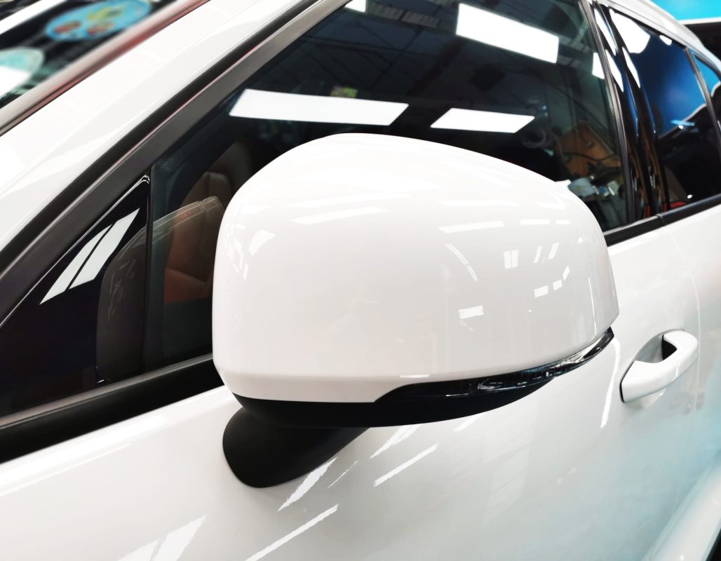 Side panel of the XC40 with the ceramic finish locked in.