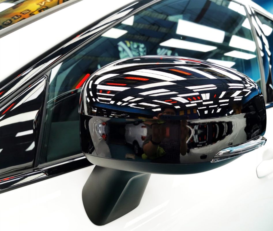 Side panel of the Volvo XC60 with the titanium finish locked in.