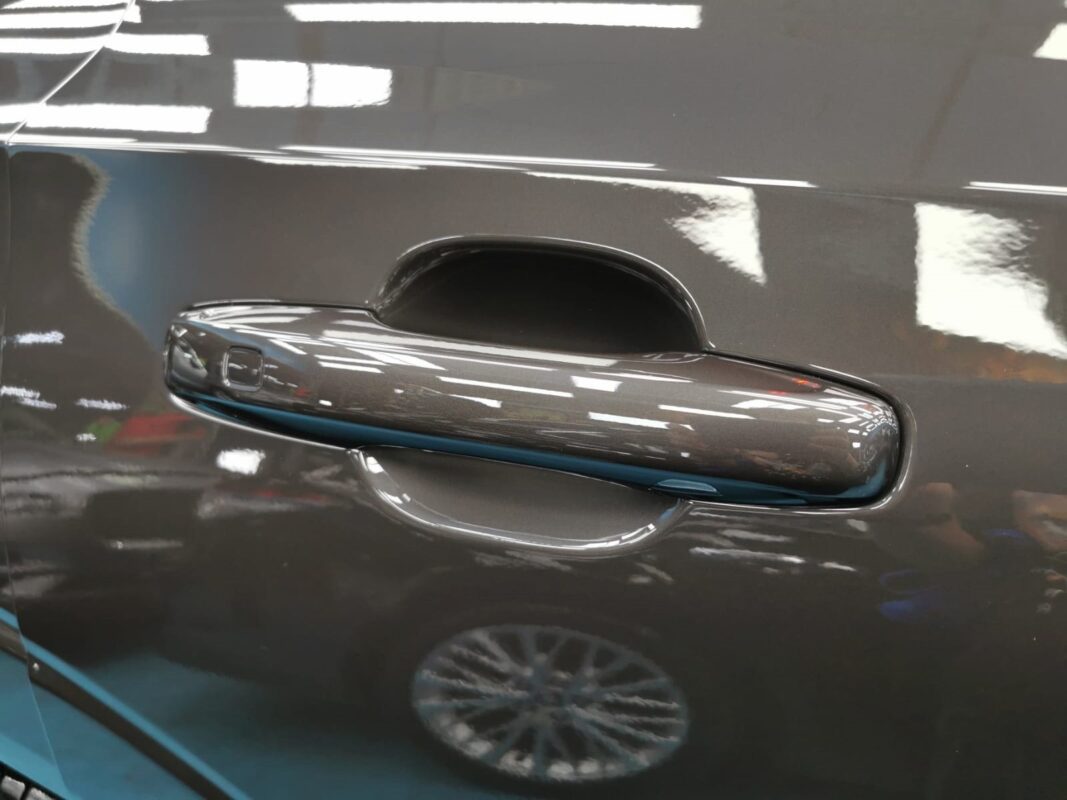 Front three-quarter view of the Volvo XC60 after coating.