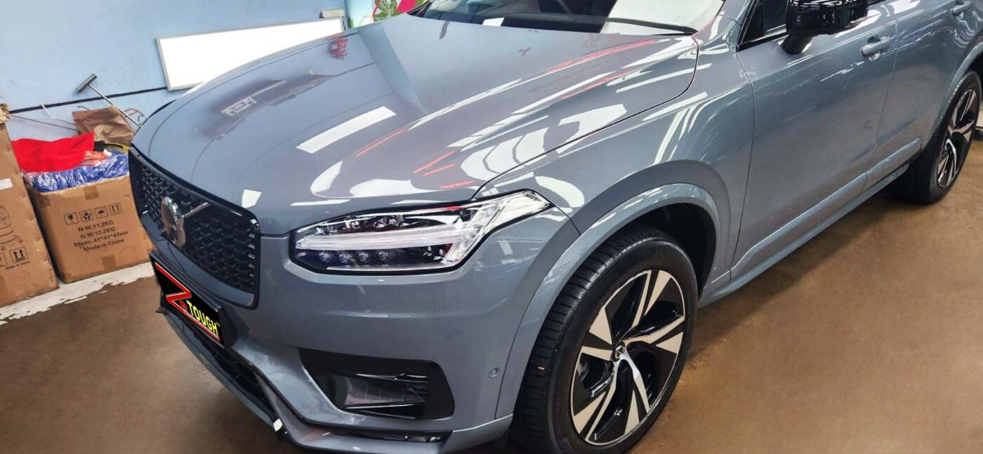 The Volvo XC90 from a side angle after the ceramic coating.