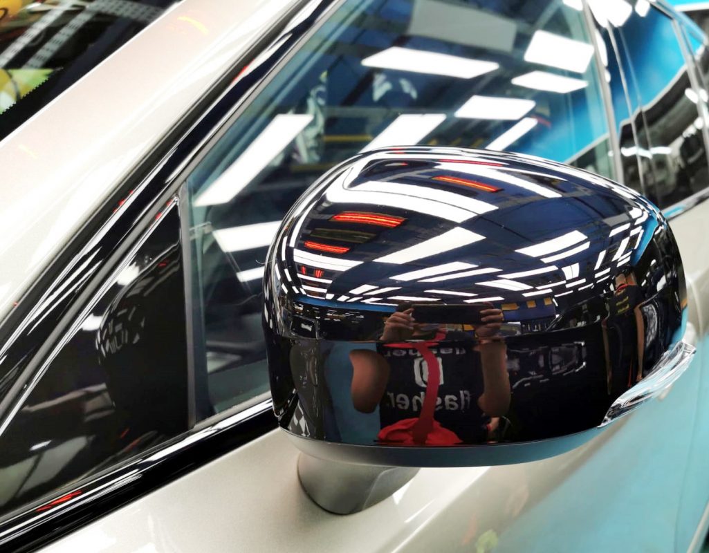 Side panel of the Volvo XC90 with the titanium finish locked in.