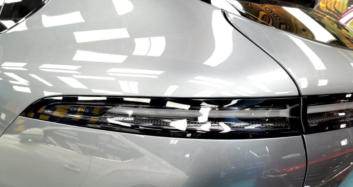 Detail of the XPeng G6 panel edge after coating.