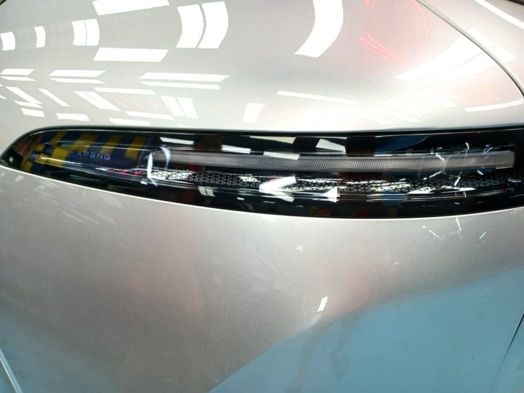 Detail of the XPeng G6 panel edge after coating.