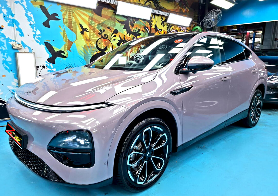 XPENG G6 Pro, glossy after its ZeTough Ceramic coating.
