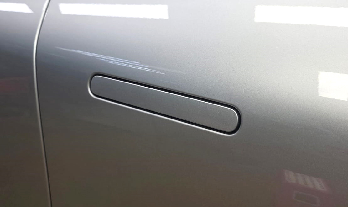 Detail of the XPeng G6 bodywork sealed with ZeTough Ceramic.