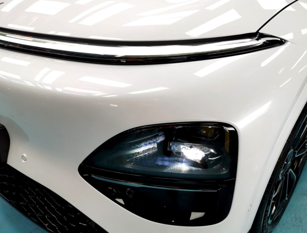 Glossy bodywork of the XPENG G6 after coating.