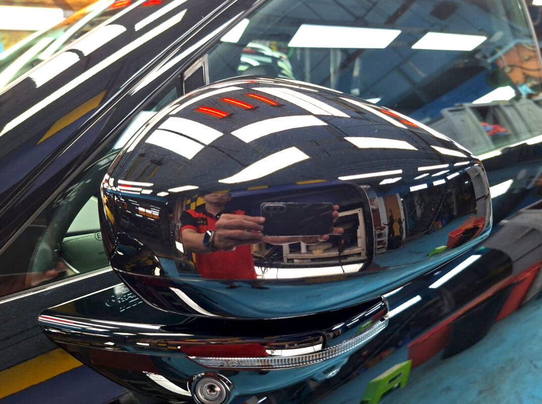 Detailed exterior of the Zeekr 7X.