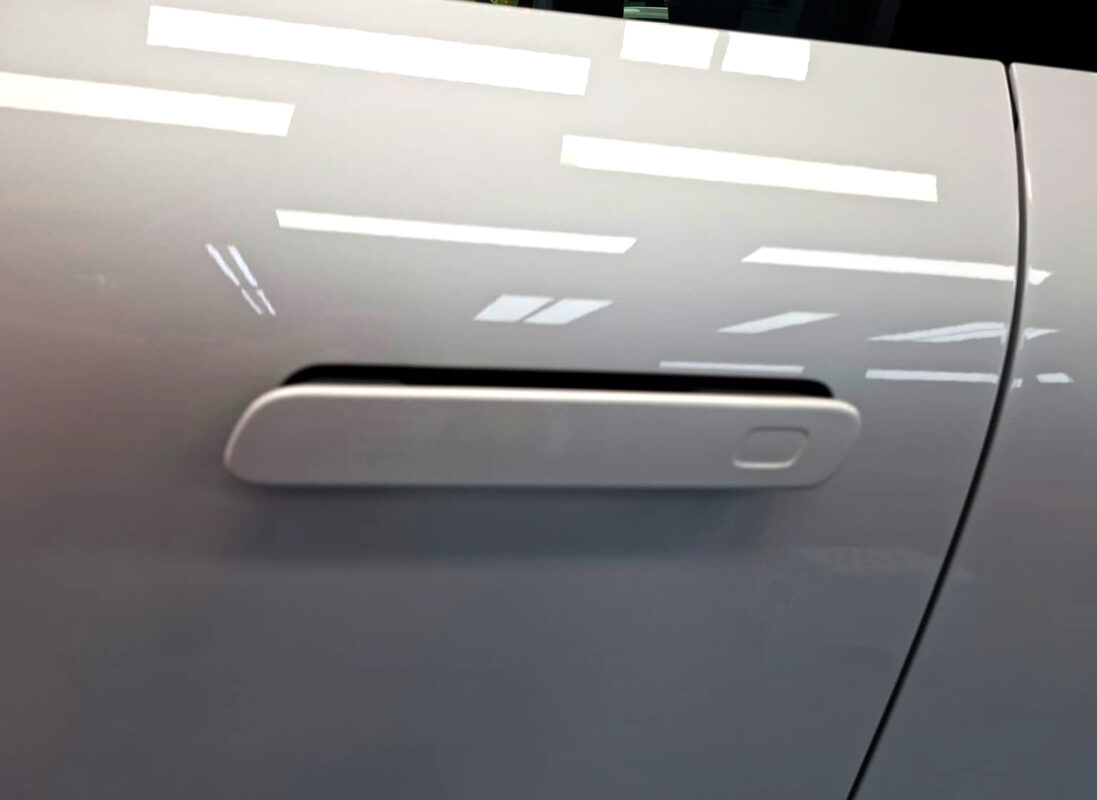 Detailed exterior of the Zeekr 7X.