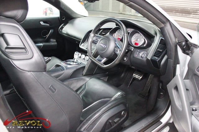 The Audi R8 Coupé - interior