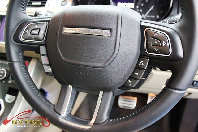 Range Rover Evoque Si4  - steering wheel