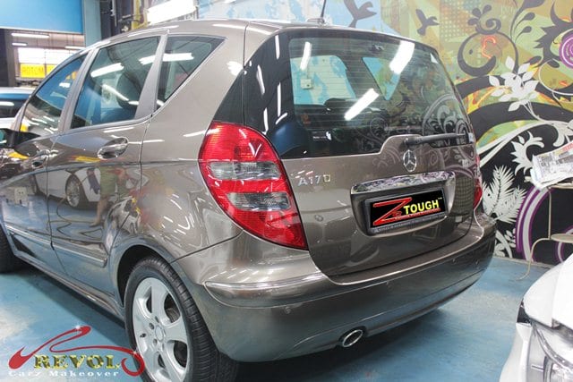 Spray Painting With Ceramic Coating on Mercedes A170