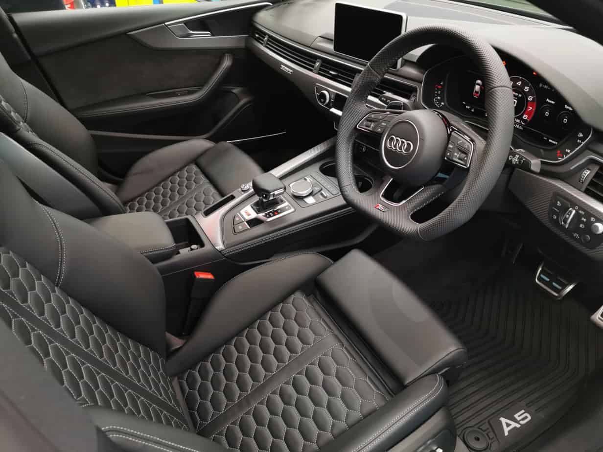 Audi RS5 - interior