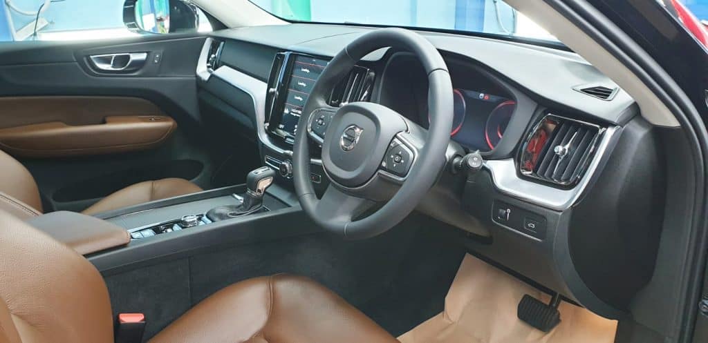 A Volvo XC60 - steering wheel
