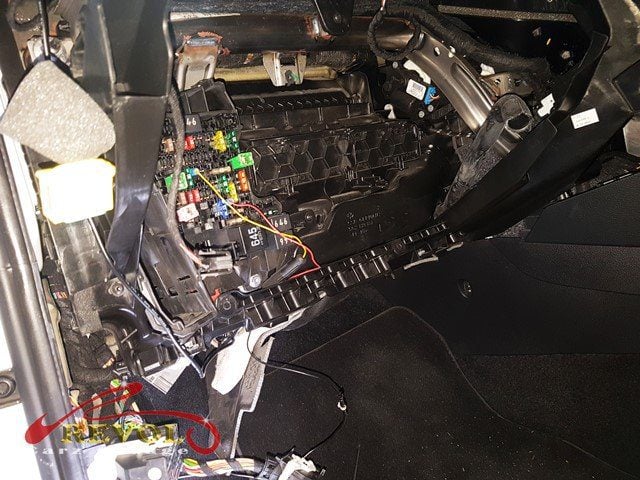 VW Case Study 14: Head and Signal Lights Module Replaced