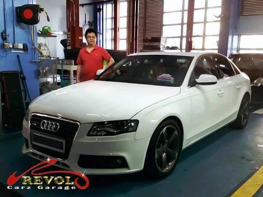 Engine Oil Car Servicing - Mr. Li's Audi