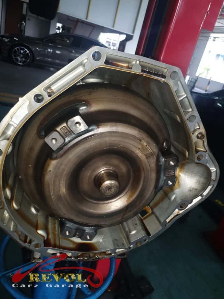 Mercedes-Benz CS 7: C180 With Engine Oil Leak Traces