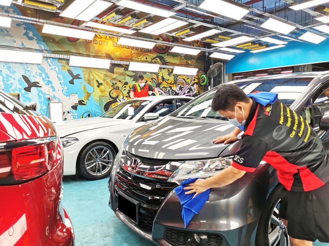 Cars Sing with its Extra Gloss after a Paint Protection